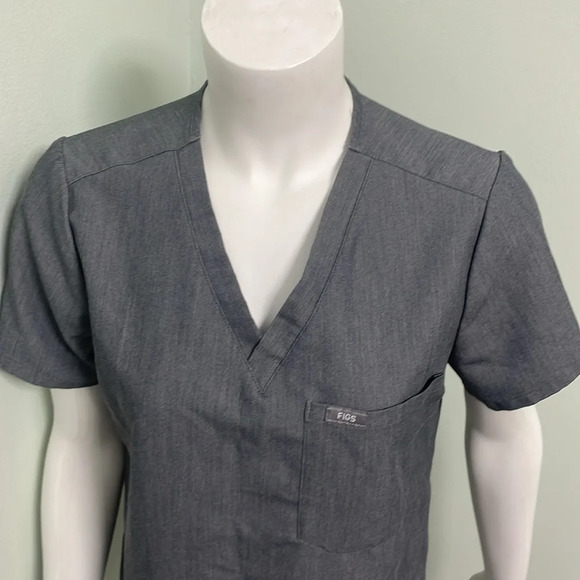 Figs Caterina One Pocket Scrub Top Gray Small - Picture 4 of 8